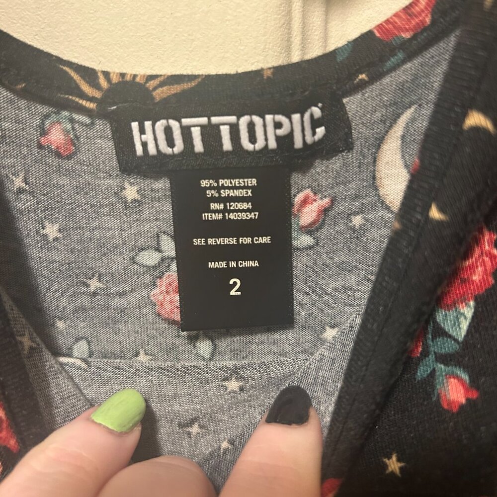 Hot Topic Roses & Celestial Bodies Strappy Back Mini Dress Plus Size 2X - Picture 7 of 7